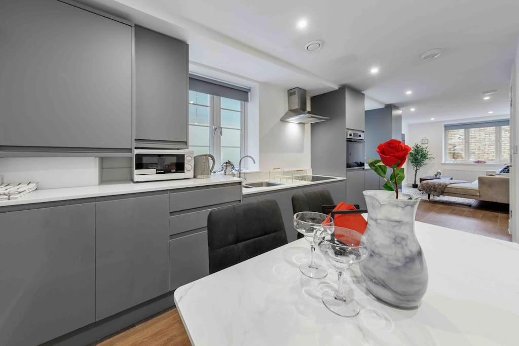 Holiday Home Sleep 8 Central London 9Elms エクステリア 写真