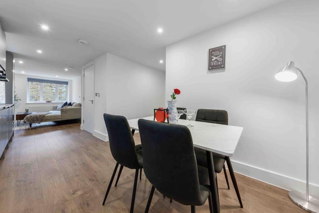 Holiday Home Sleep 8 Central London 9Elms エクステリア 写真